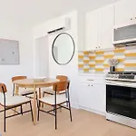 Bright 4Br Split-Level 10 Pax