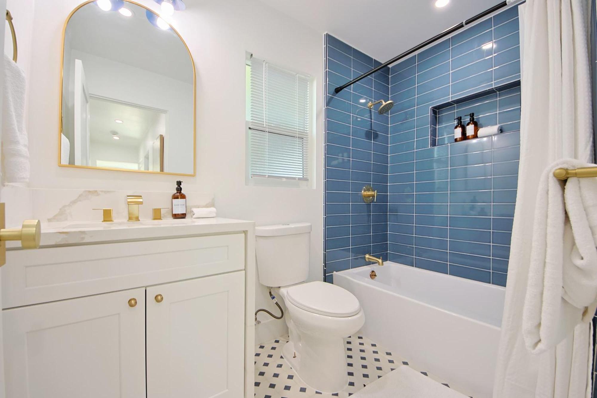 Bright 4br Split-level 10 Pax